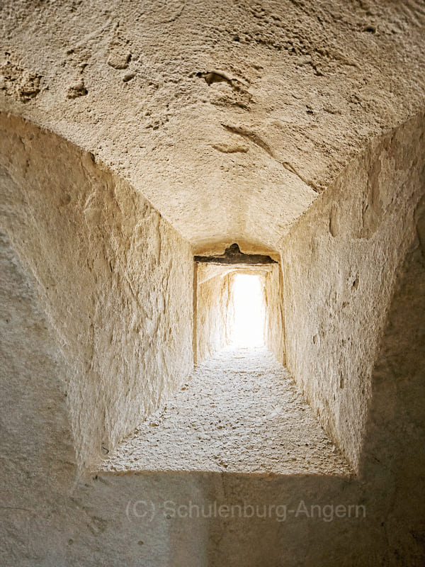 Lichtschacht im Erdgeschoss des Wehrturms