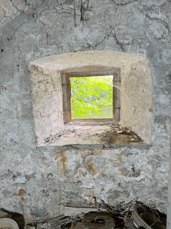 burg-angern-palas-fenster
